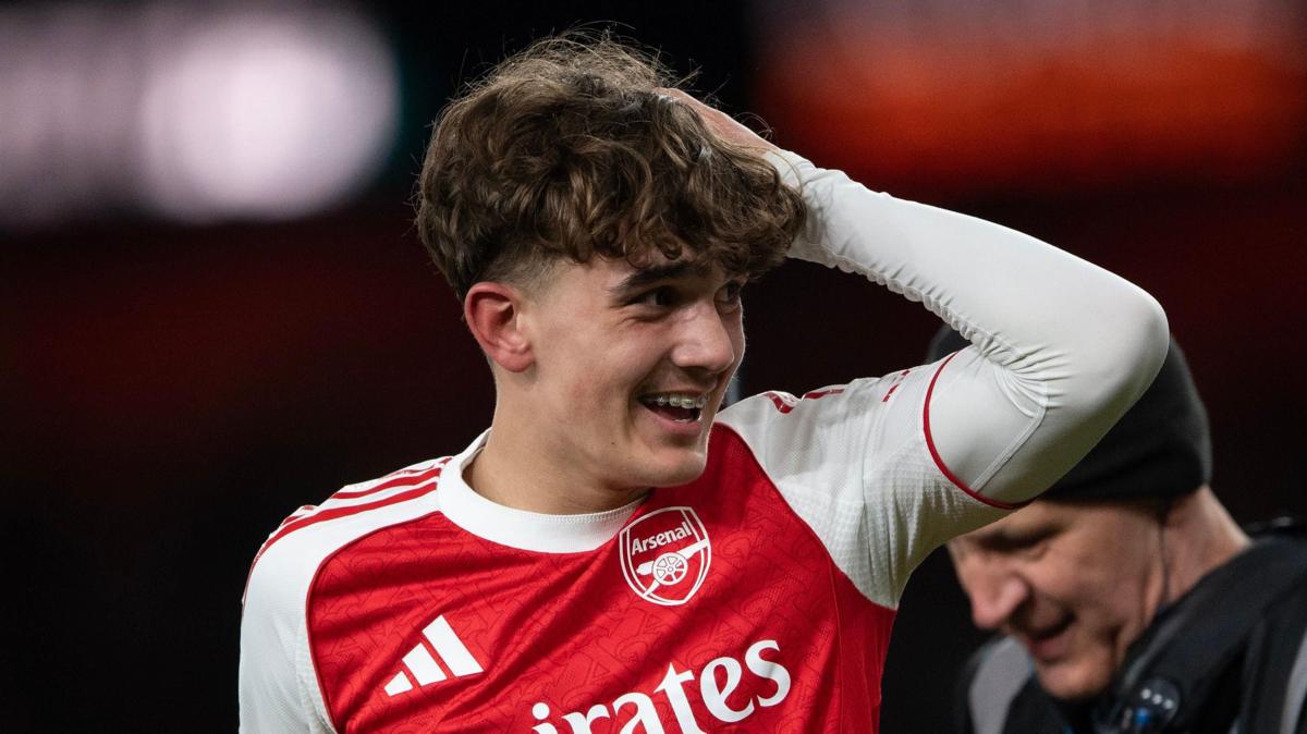 Dowman, el niño prodigio de 16 años que cambió la historia del Arsenal ante el Everton