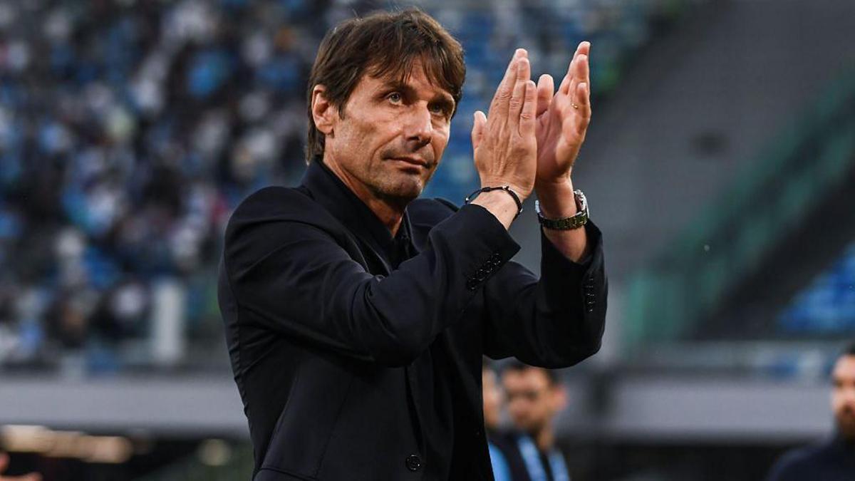 Antonio Conte se despide del Napoli tras dos temporadas que incluyeron un título de Serie A