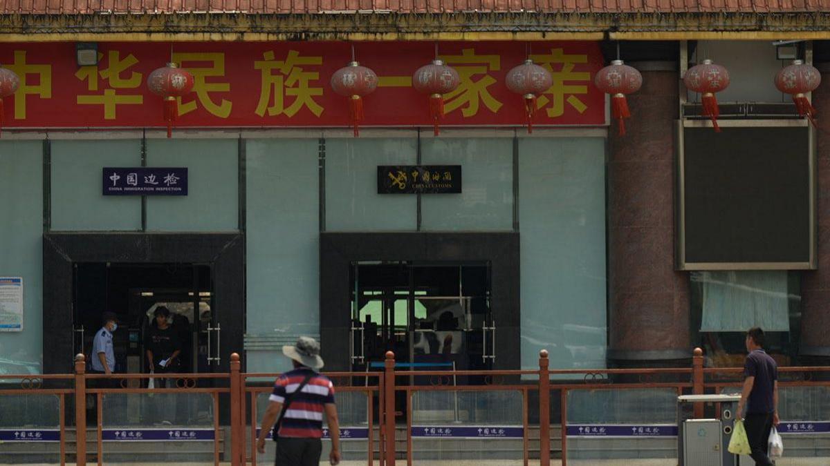 A border checkpoint in Ruili 