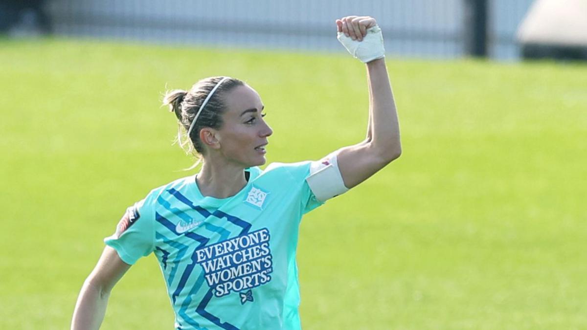 Kosovare Asllani celebrates her goal