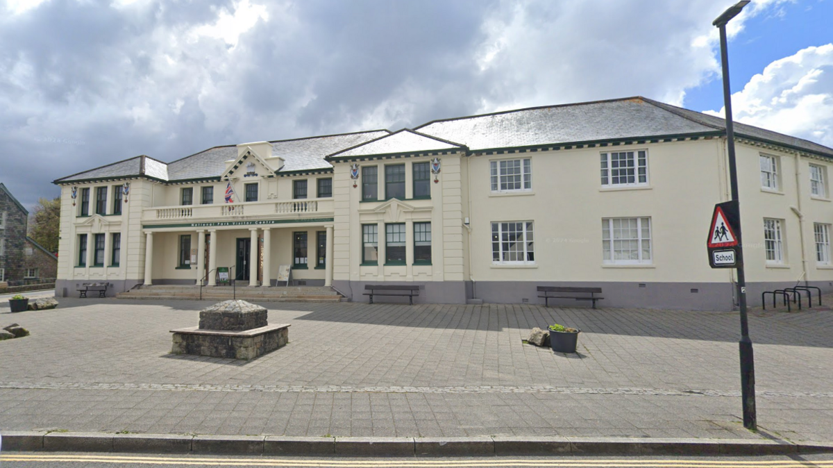 A picture of the front of National Park Visitor Centre.