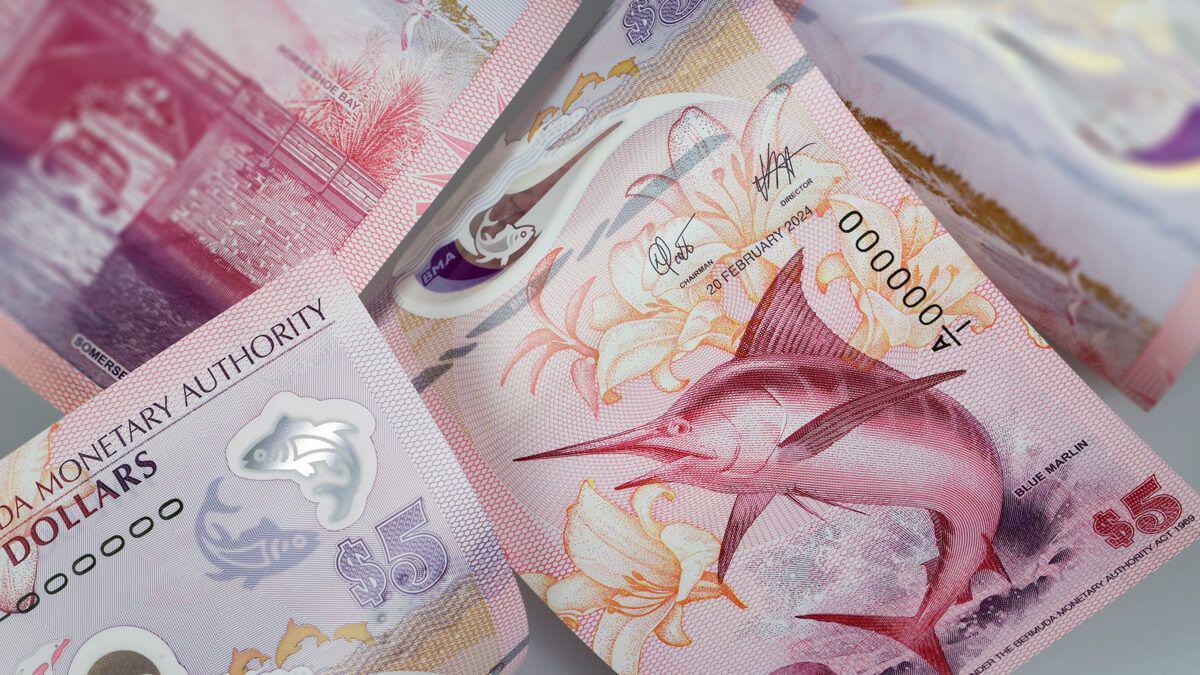 Images of the Bermuda Monetary Authority $5 note featuring a marlin.