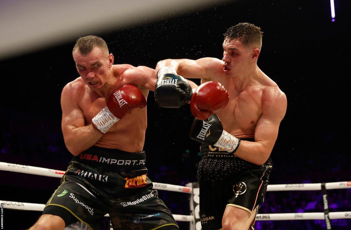 Chris Billam-Smith (right) throws a punch at Mateusz Masternak