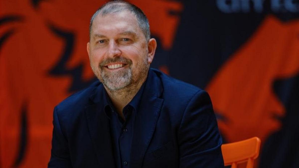 Salford appoint Cklamovski as new manager