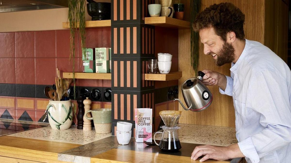 David Klingen, CEO of Northern Wonder, brews filter coffee using his companies beans.