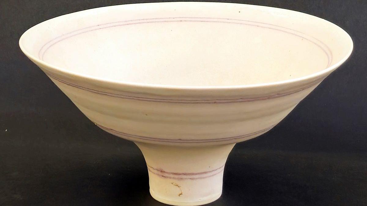  Lucie Rie (1902-1995 Austrian/British), porcelain bowl