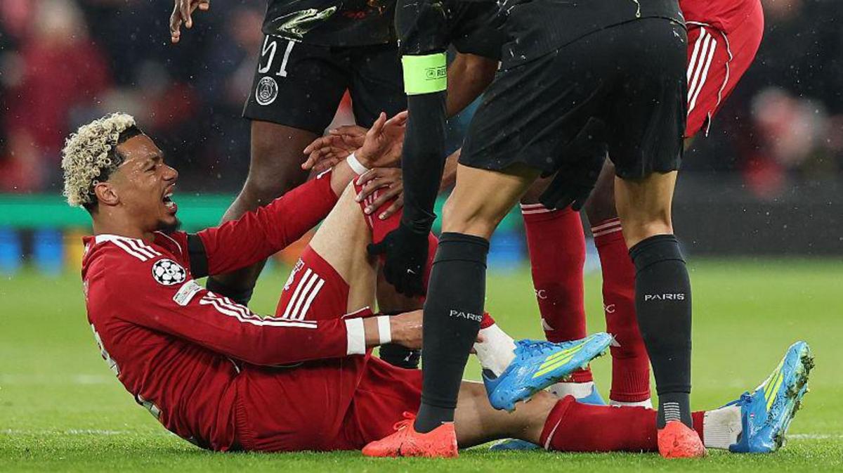 Slot: Hugo Ekitike injury 'really bad' after PSG loss