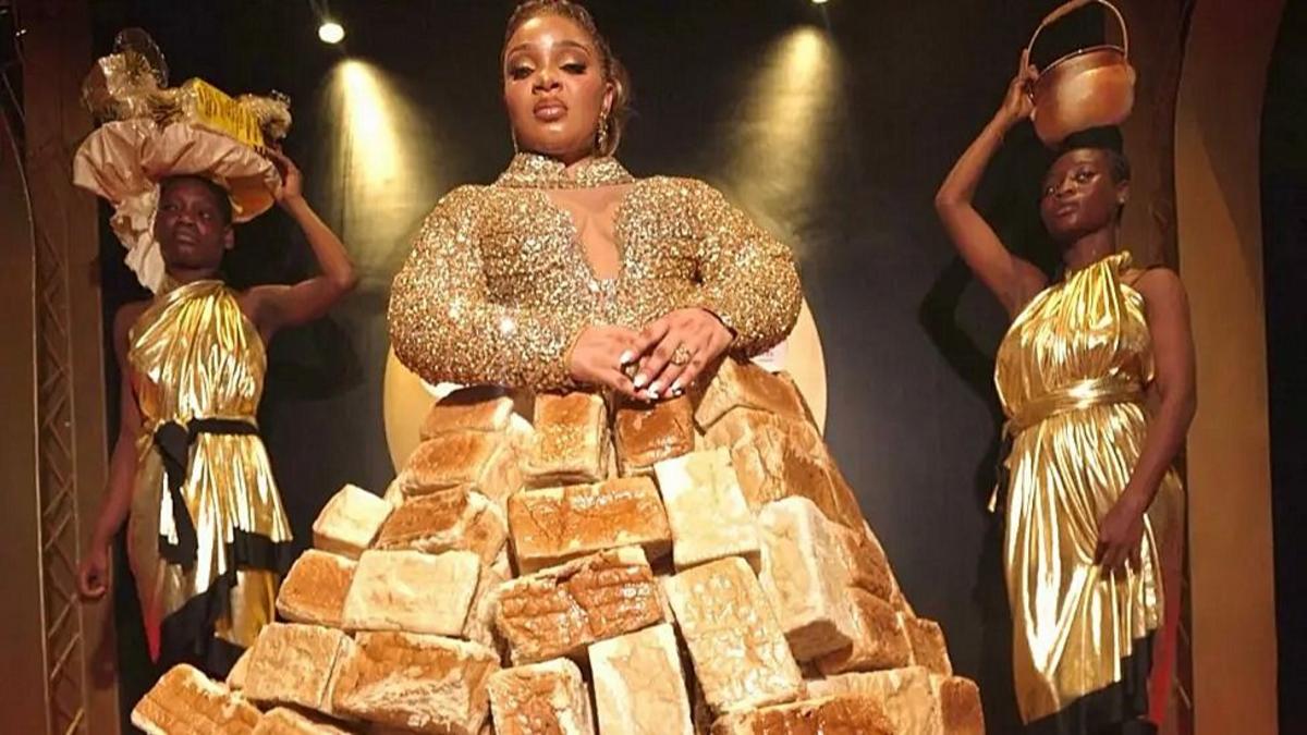 Dress made from 500 loaves stuns African film awards