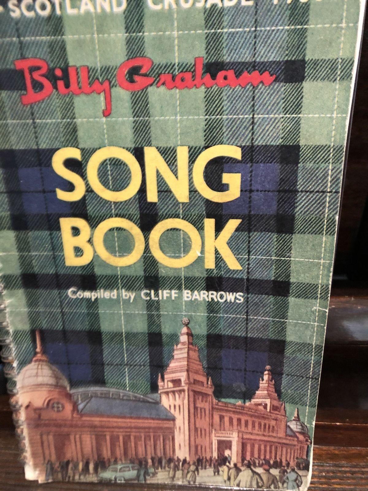 Chaidh an Song Book aig Billy Graham a chleachdadh ann an 1955, agus tha an leabhar fhathast air sgealpannan mhòran