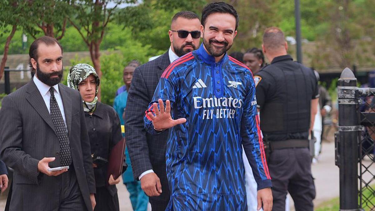 El alcalde de Nueva York celebró el Eid con una kurta de Arsenal y enloqueció las redes sociales
