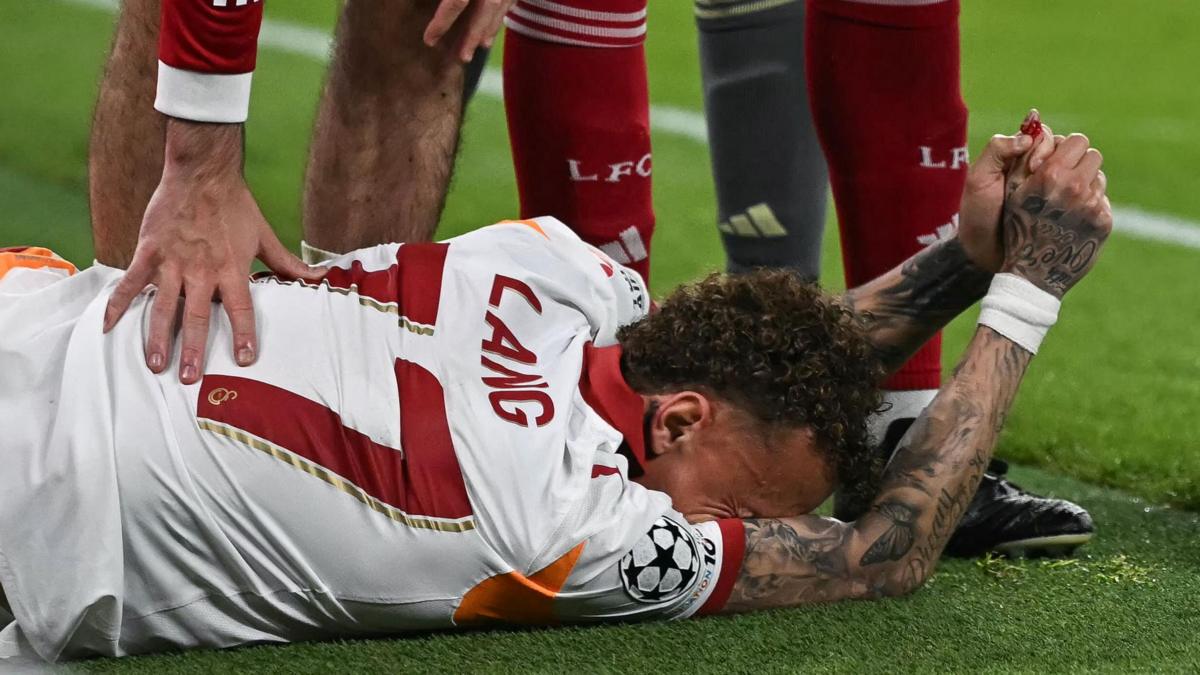 Osimhen se fractura el antebrazo derecho ante el Liverpool y Galatasaray apunta al árbitro