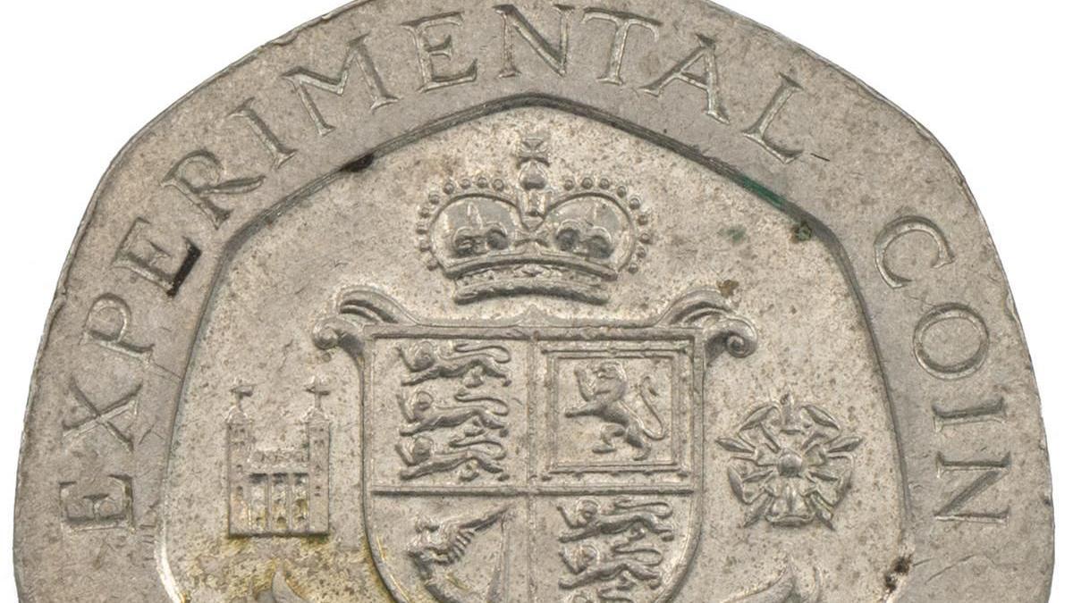 Rare 25p coin being sold at auction