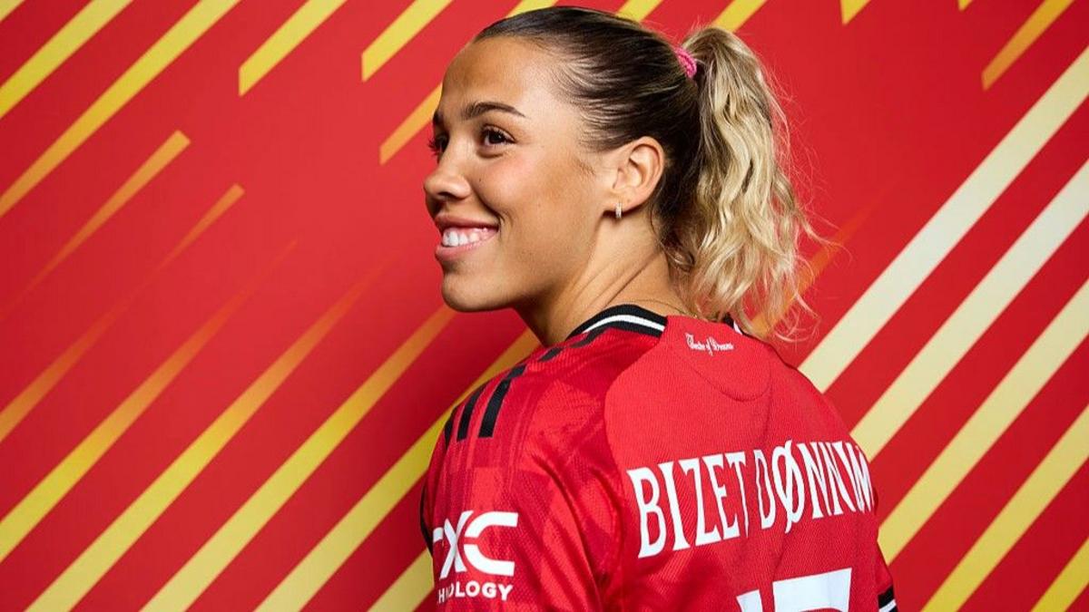Playing football and being a mum - the 'two dreams' for Man Utd's Bizet