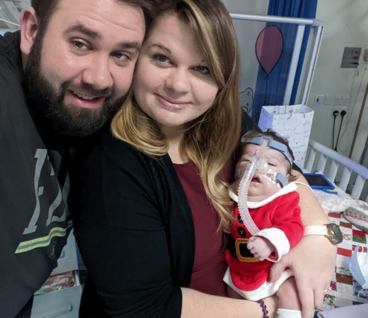 Lizzie and Nathan Fulton with baby Pippa