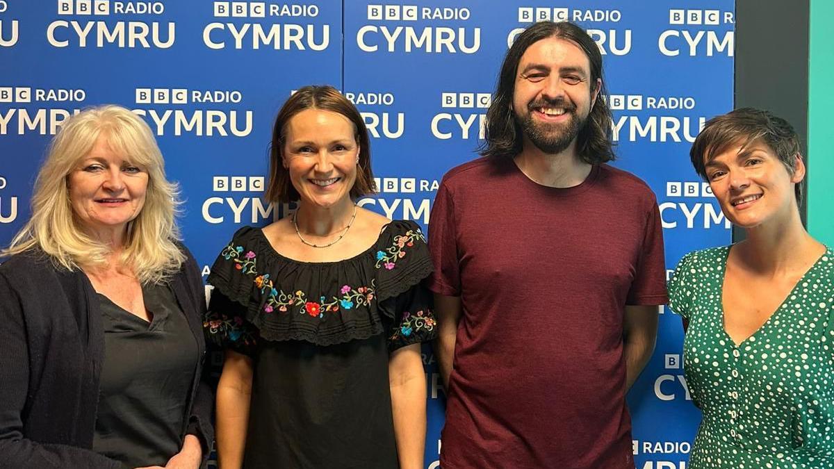 Leah-Marian Jones, Cath Ayres, Steffan Alun a Llinos Owen