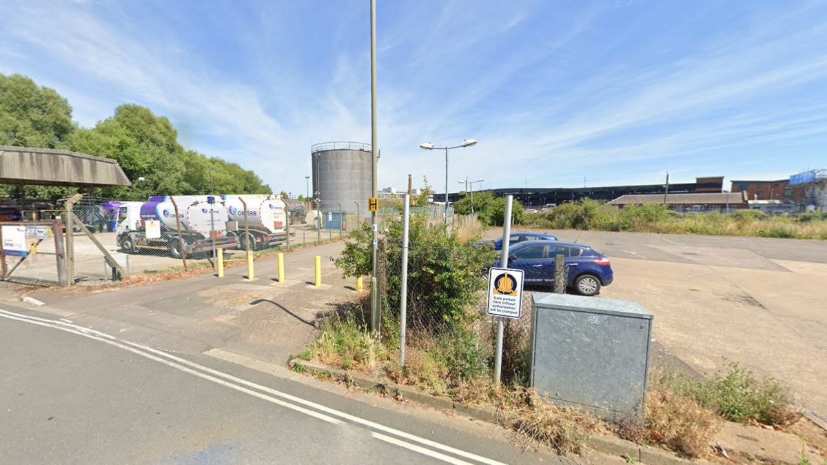 Bollards in Tramway Road in front of Banbury train station