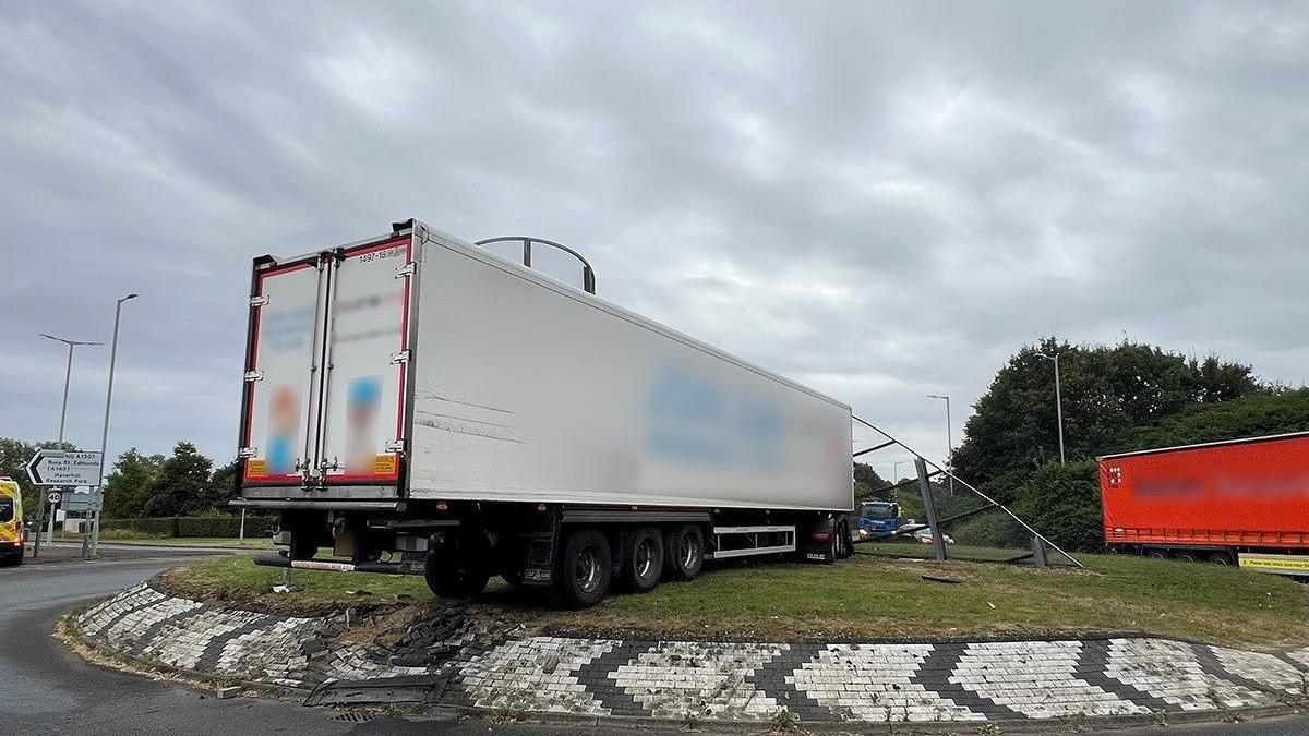 The lorry pictured at the scene in the middle of the roundabout