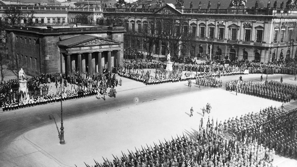 Volkstrauertag (people's day of mourning), Berlin, 1933