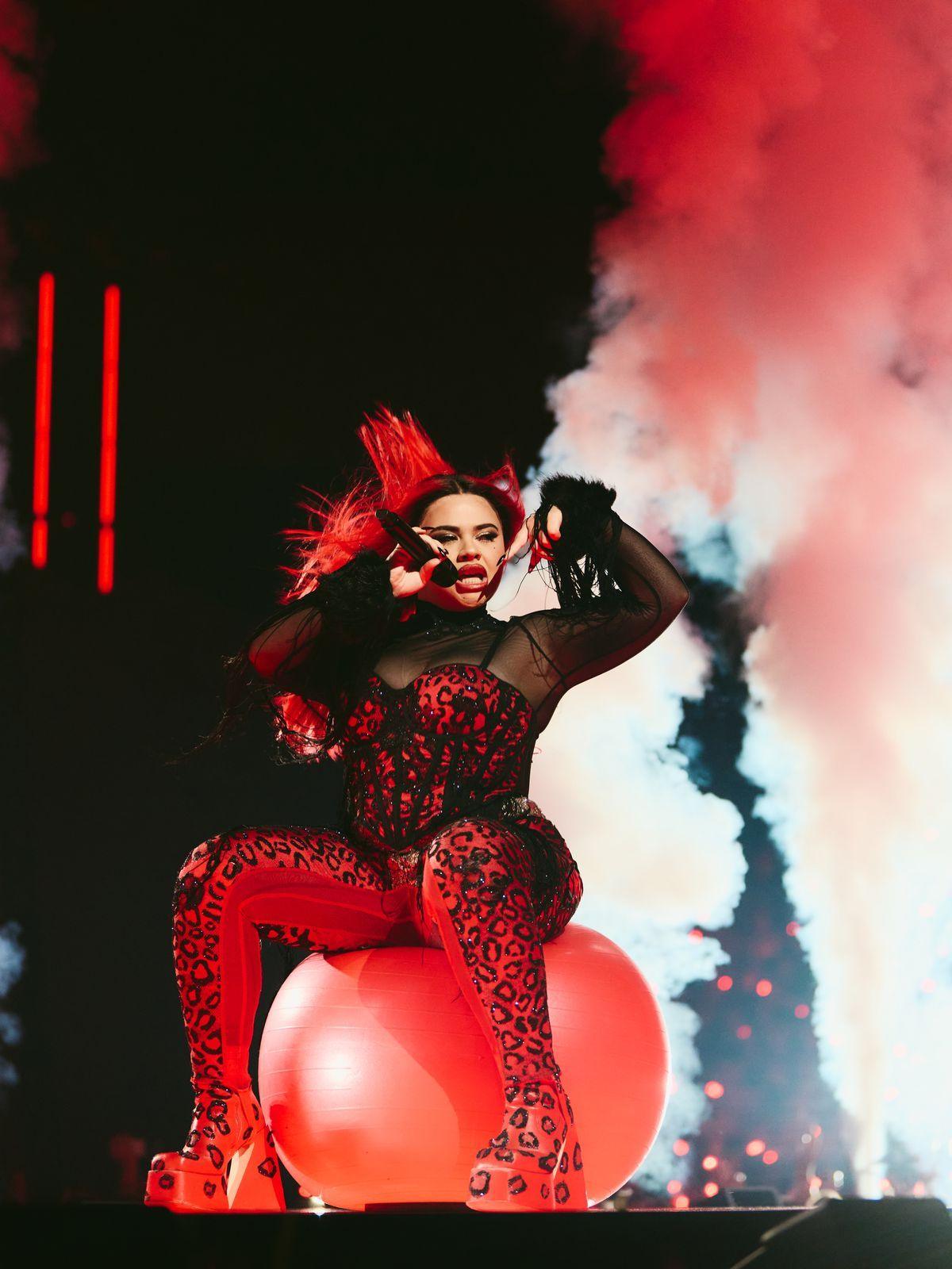Miriana Conte ended her performance bouncing on a medicine ball