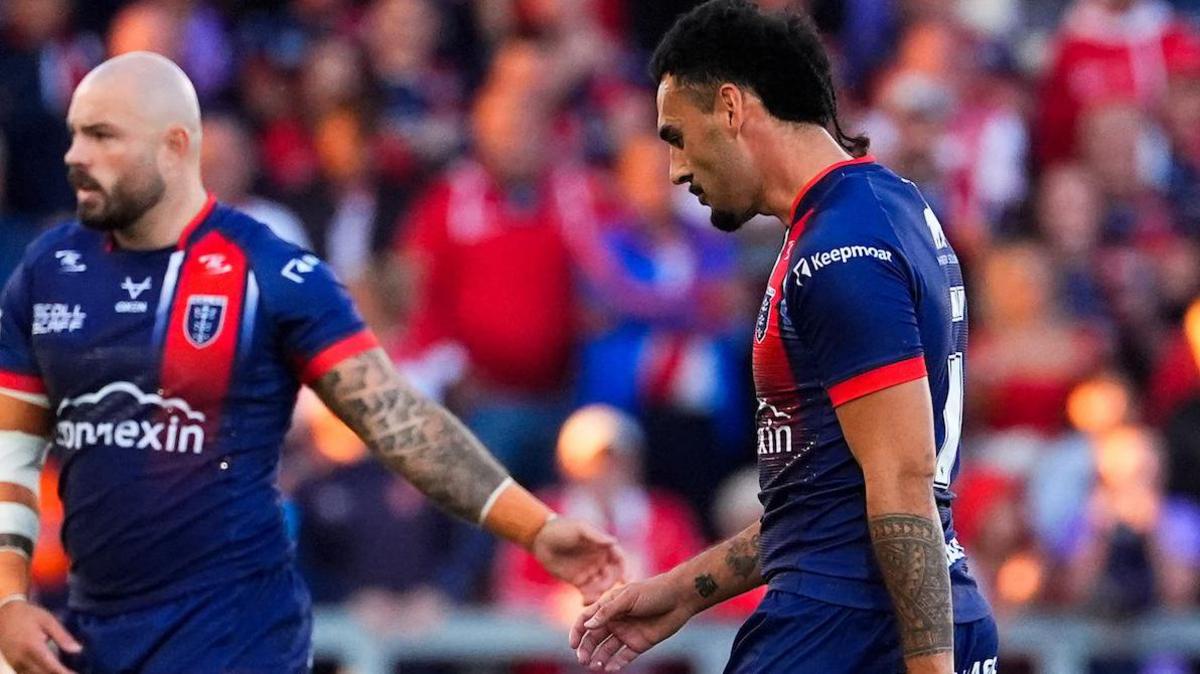 Tyrone May (right) after being sin-binned for Hull KR