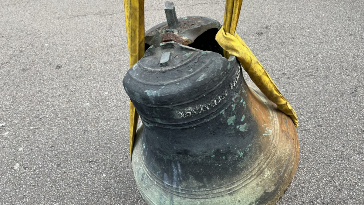 The broken bell