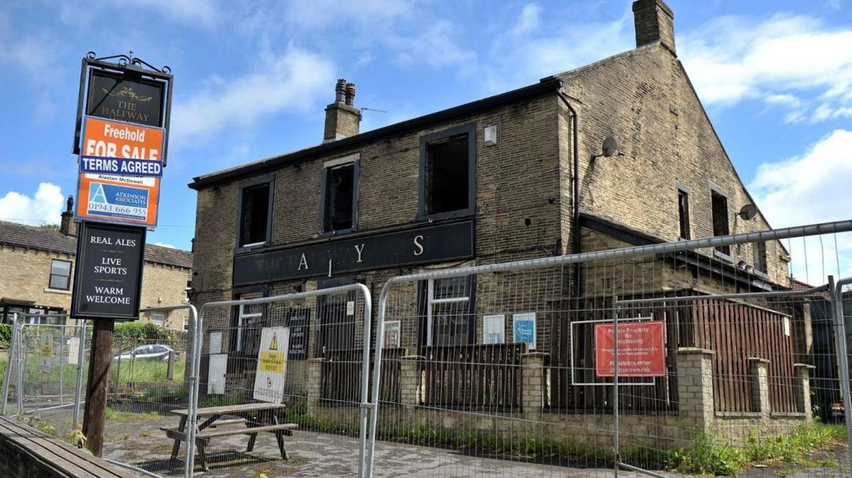 The Halfway House pub in Wyke