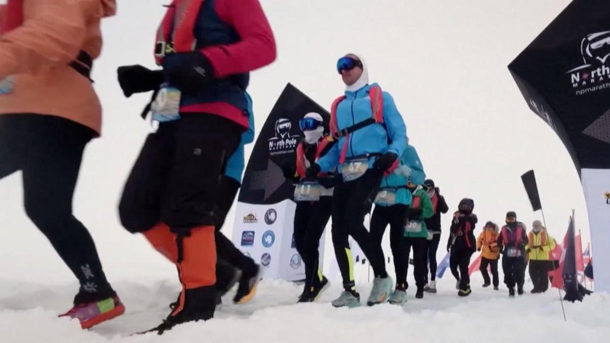 Runners take on 'world's coolest marathon' on drifting North Pole ice