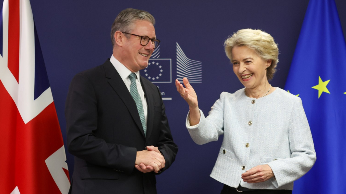 British Prime Minister Keir Starmer (L) is welcomed by European Commission President Ursula Von der Leyen (R) at the EU Commission headquarters in Brussels, Belgium.