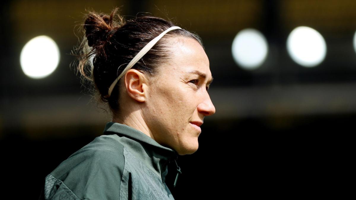 Bronze renews contract with Chelsea until 2027