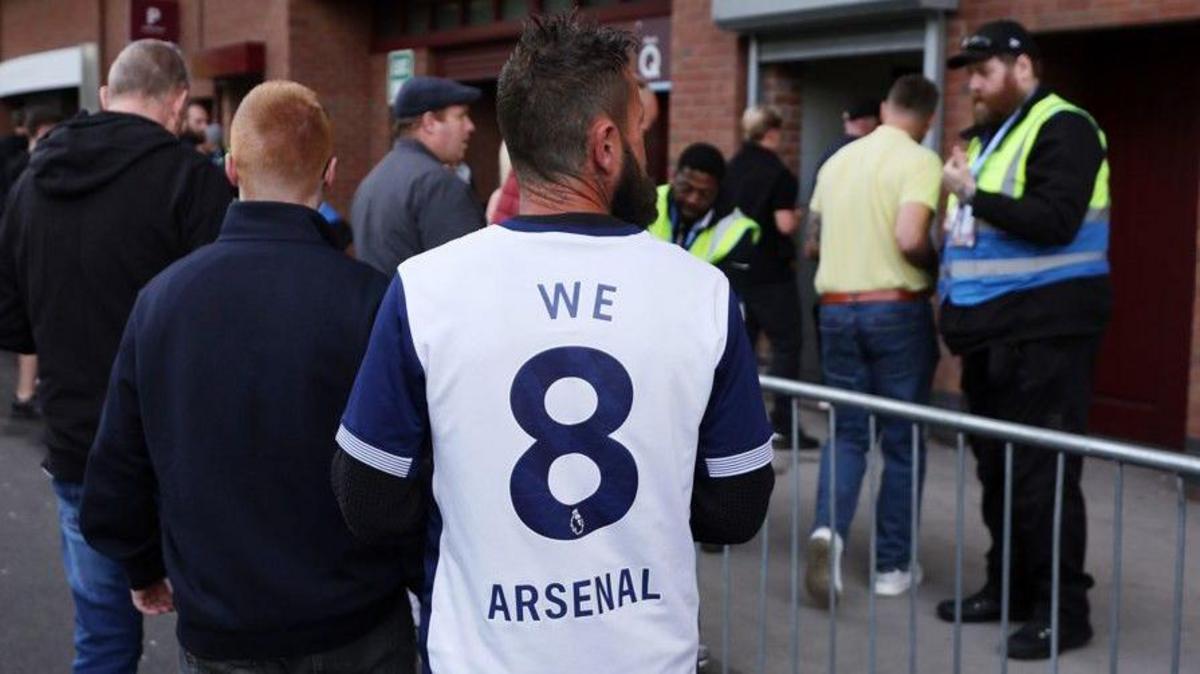 Tottenham fans split over Arsenal or West Ham win