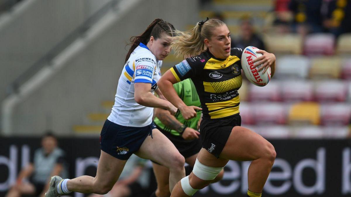 York Valkyrie's Tamzin Renouf sprints away to score against Leeds Rhinos.
