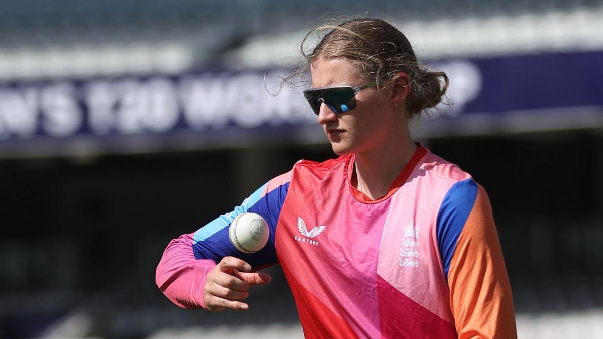 England women use F1 cooling vests for 35°C Lord's match