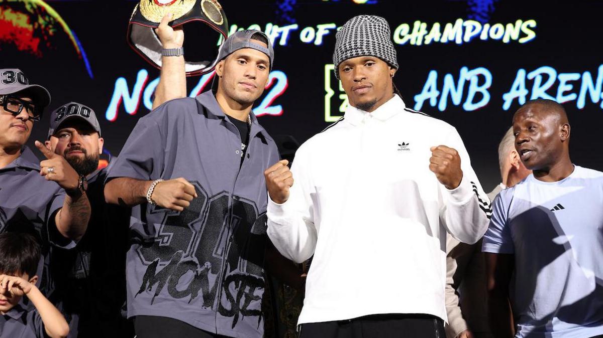 Anthony Yarde and David Benavidez post for the cameras