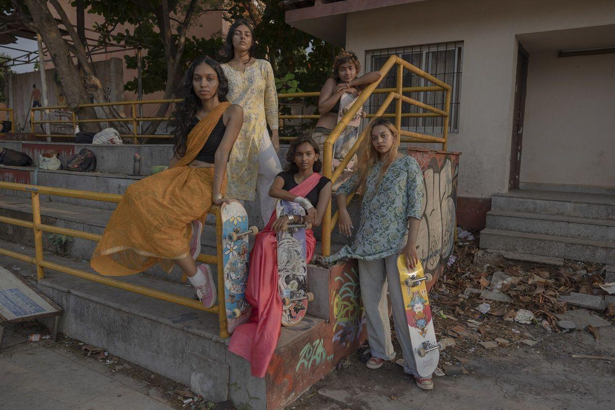 An all-female group of skaters in Goa.