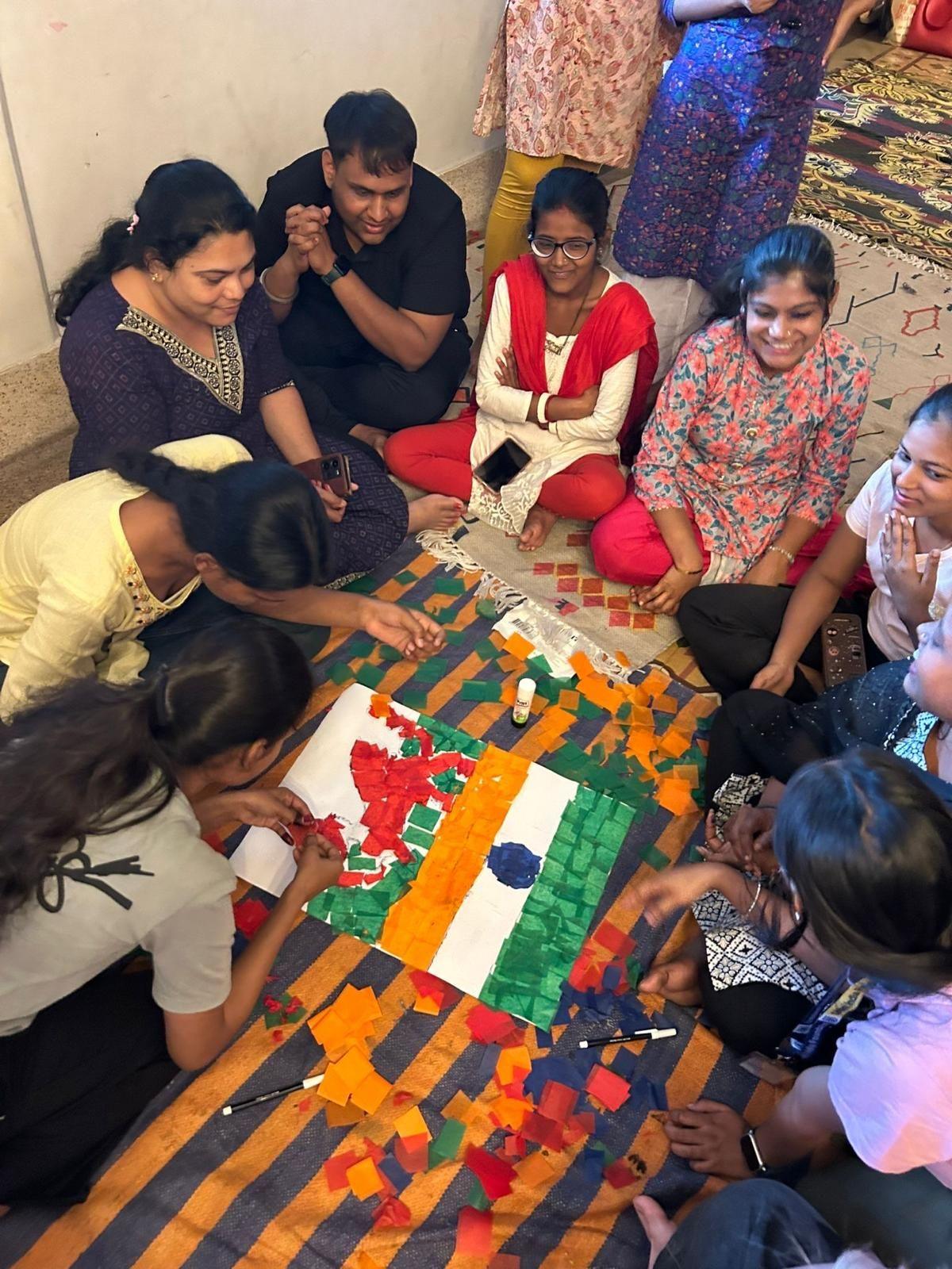 Gwneud baner Cymru ac India