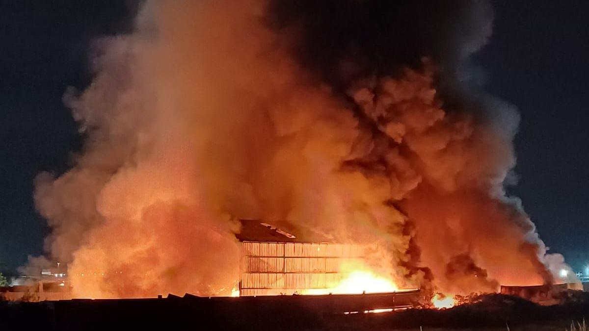 Thick plumes of smoke and intense flames engulf a warehouse at an industrial estate in Erith during a large overnight fire.