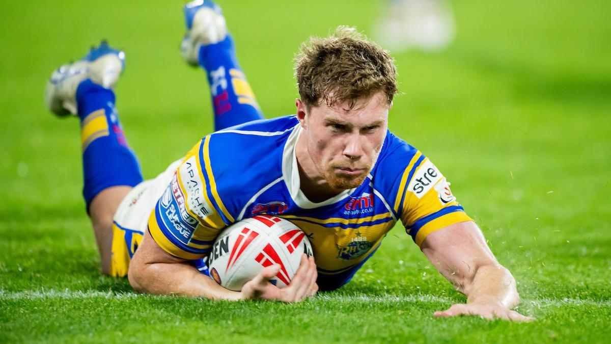 Morgan Crosses scores a try against Huddersfield Giants