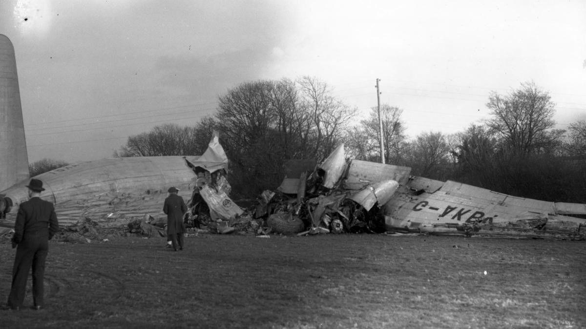 A black and white photo of the wreckage of the aircraft that crashed in Llandow in 1950 killing 80 people.