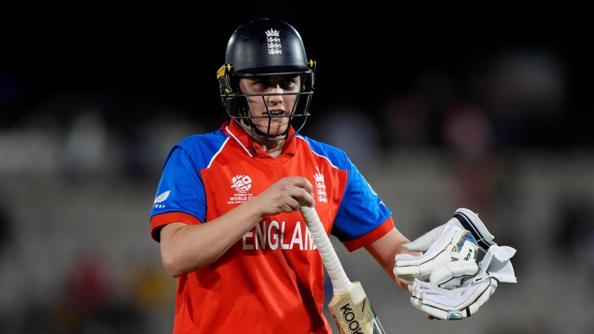 Sciver-Brunt retires hurt as England beat Ireland