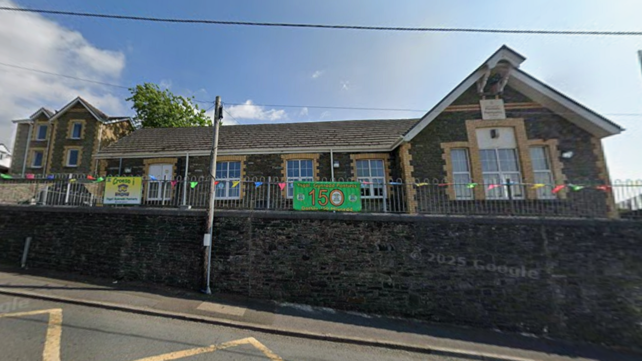 Ysgol Pontiets
