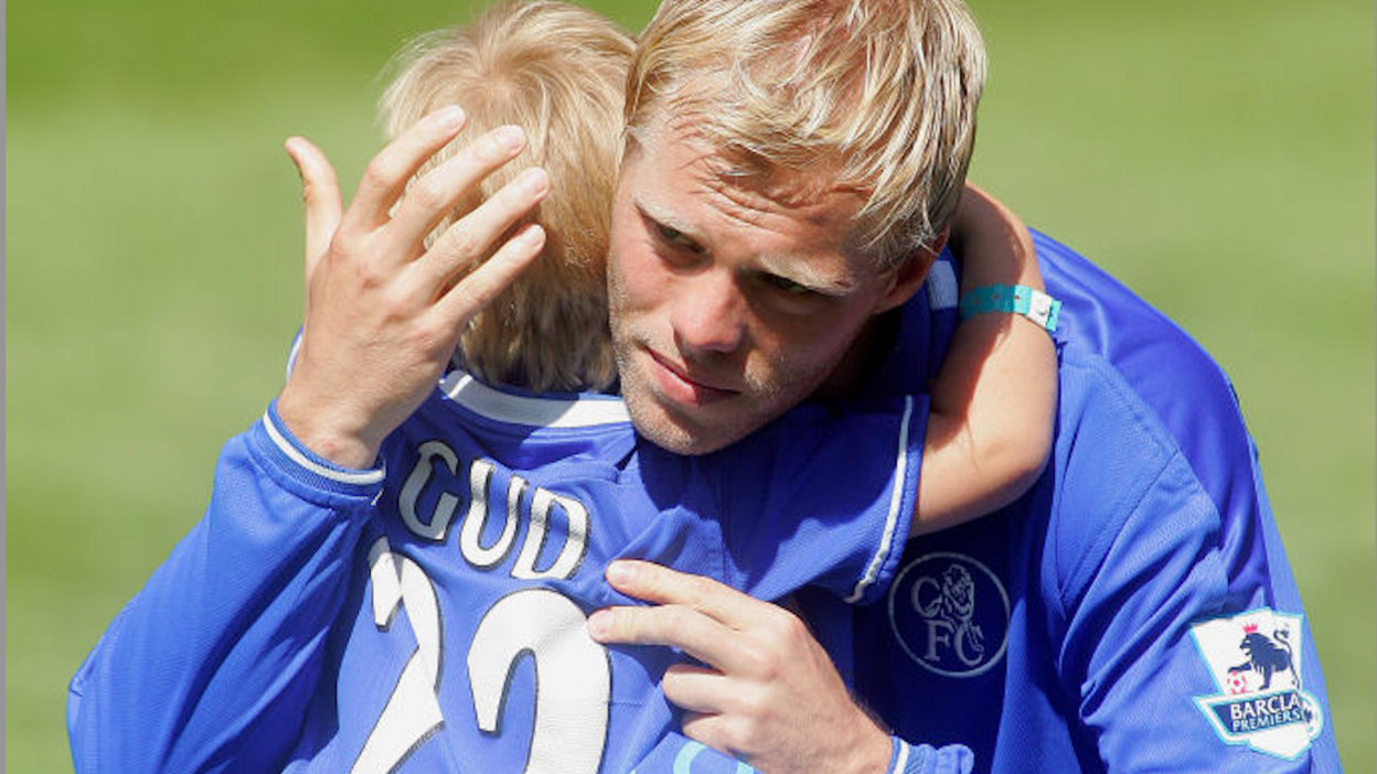 Eidur Gudjohnsen with son Andri as a child