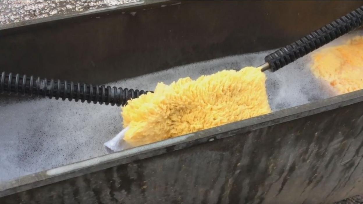 Hand tool used for washing cars