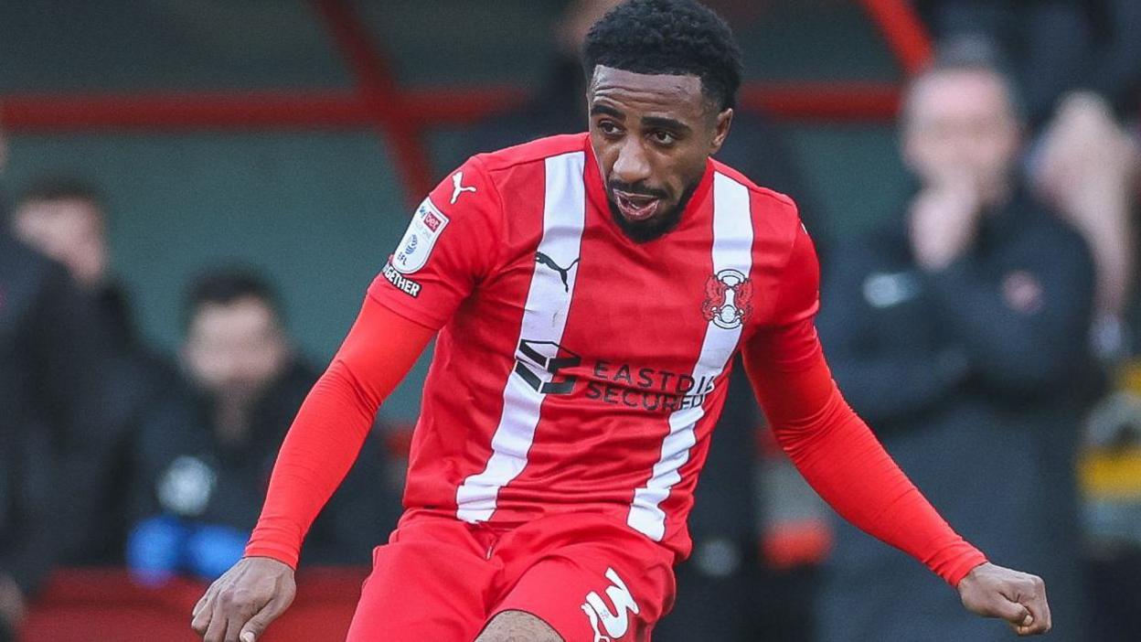 Jayden Sweeney in action for Leyton Orient