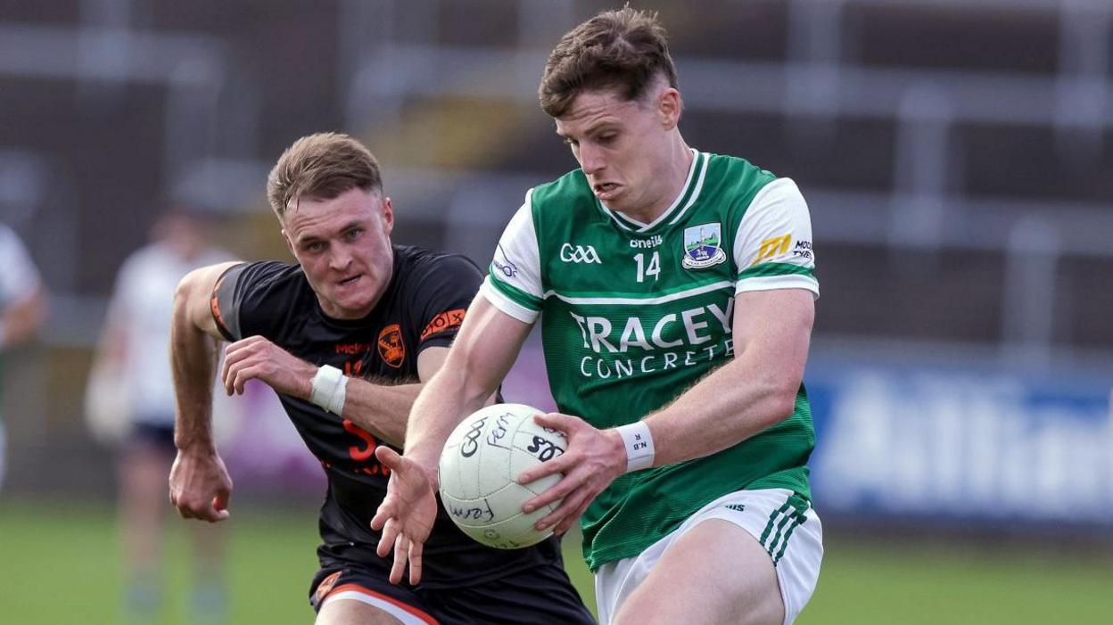 Darragh McGurn gets past Daniel Magee