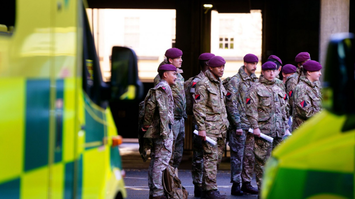 Soldiers in London training to drive ambulances