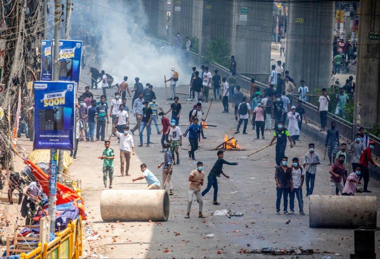 Demonstrators clash with police, Bangladesh Chhatra League (BCL) and Jubo League members, during ongoing quota students protests under the slogan 'Anti-Discrimination Student Movement' at Mirpur area in Dhaka, Bangladesh, 18 July 2024