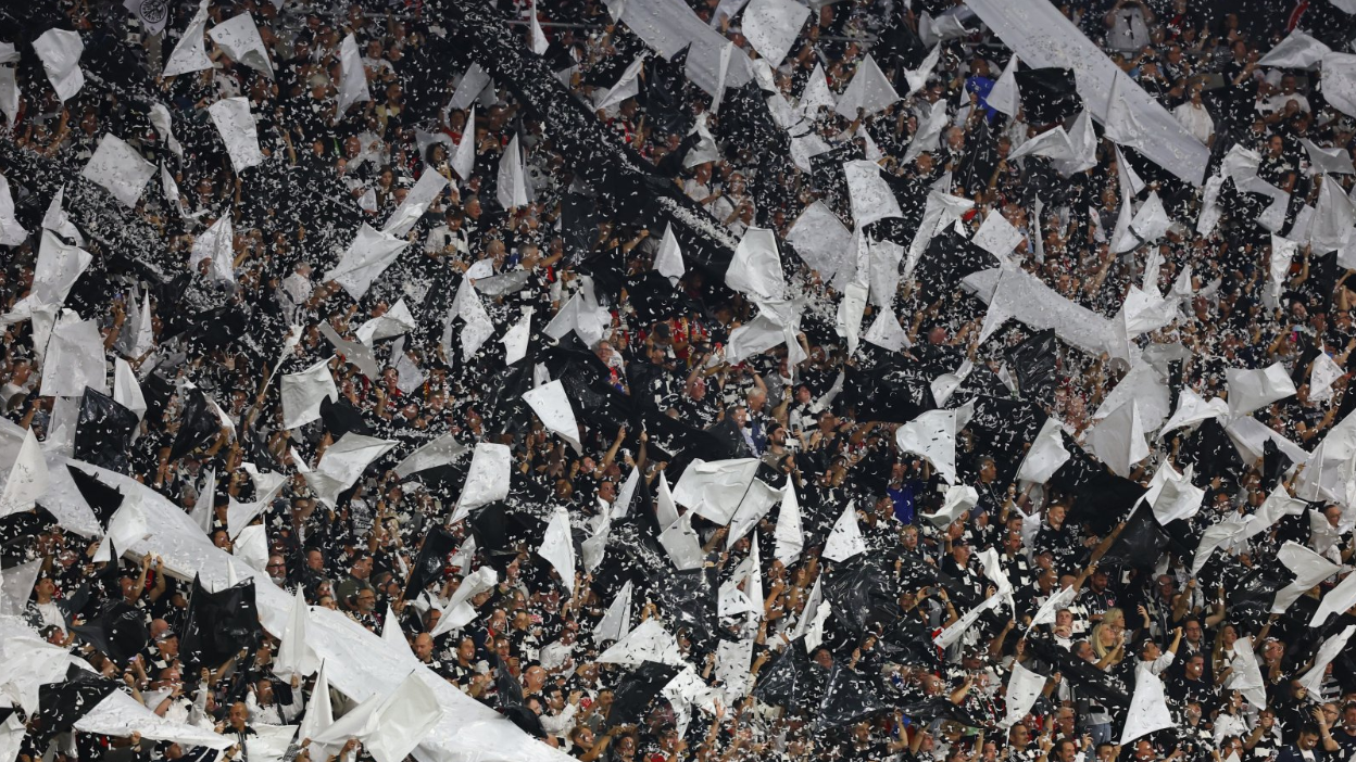 Eintracht Frankfurt fans before the game
