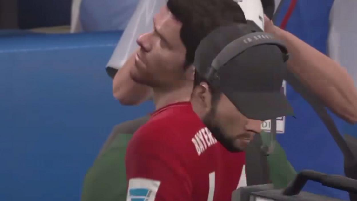 FIFA 17 glitch - Xabi Alonso seems to run through linesman