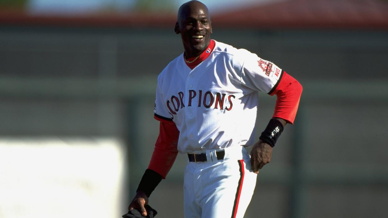 Michael Jordan plays baseball, 1994
