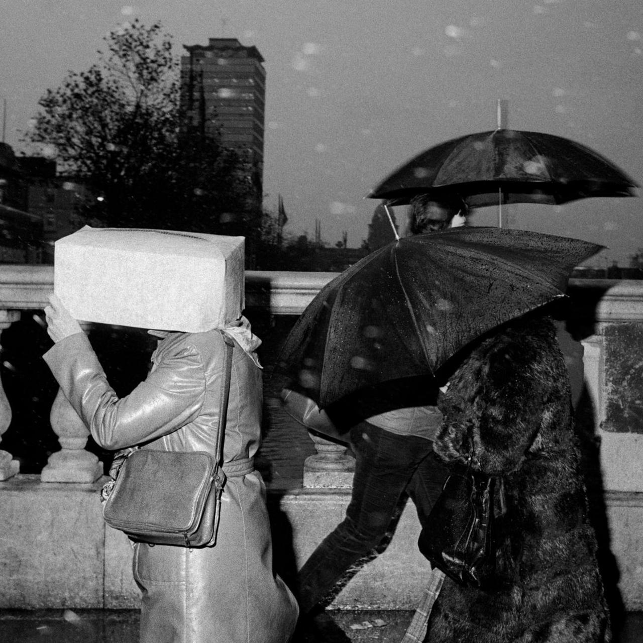 A photograph of O'Connell Bridge, Dublin, 1981, from 'Bad Weather'